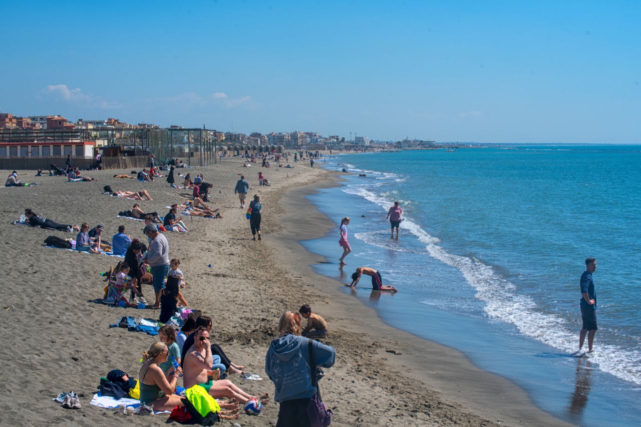 Ostia come laboratorio, tra legalit�, consuetudine e amore